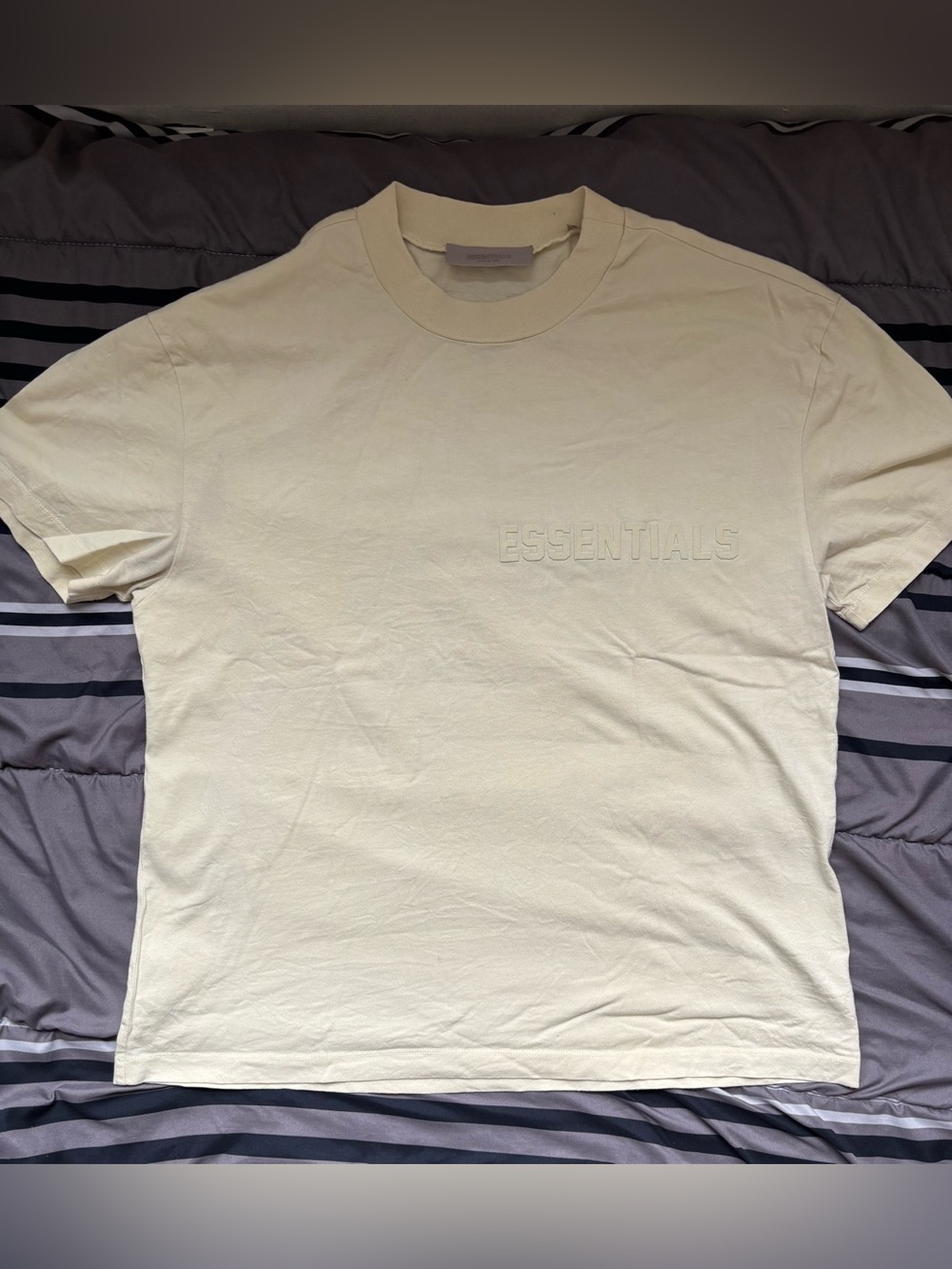 Fear Of God Essentials 3D Flocked Logo Tee Eggshell Cream M